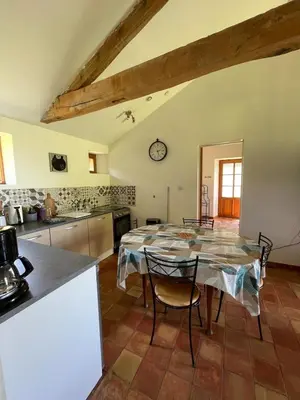 Cuisine ou kitchenette dans l'établissement Charmant gîte à la campagne ! Avec 2 SDB