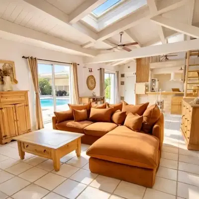 Charming house with pool 10 min from La Rochelle