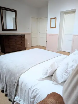 Un ou plusieurs lits dans un hébergement de l'établissement Gite au Château de la Tour à 15 minutes du Futuroscope