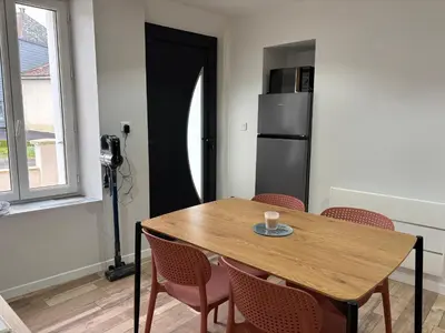 Cuisine ou kitchenette dans l'établissement Maison avec courette