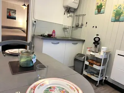 Cuisine ou kitchenette dans l'établissement ღ Ozeo - T2,calme, proche plage et commodités