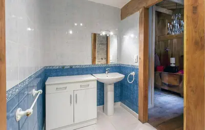 Salle de bains dans l'établissement Pet Friendly Home In Lonnes