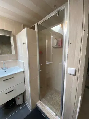 Salle de bains dans l'établissement Maison chaleureuse en pleine campagne