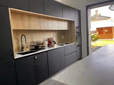 Cuisine ou kitchenette dans l'établissement Belle longère rénovée avec piscine à 5 minutes du Futuroscope