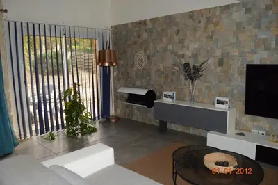 Télévision ou salle de divertissement dans l'établissement 10 min from Futuroscope, contemporary villa!