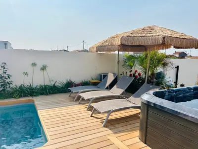 Piscine de l'établissement Villa l'Elégance ou située à proximité