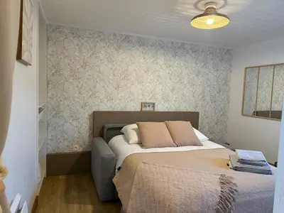 Un ou plusieurs lits dans un hébergement de l'établissement Comfortable stay, sea & beach within walking distance