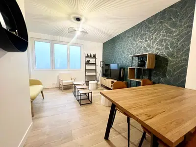 Coin salon dans l'établissement Appartement calme Proche du Centre - 2 chambres - Wifi gratuit