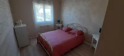 Un ou plusieurs lits dans un hébergement de l'établissement Spacious House Close to Schools and University Hospital