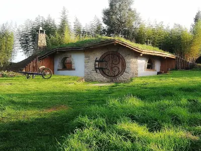 Jardin de l'établissement Cabane de Hobbit insolite proche Futuroscope - Le Coteau des Fadets