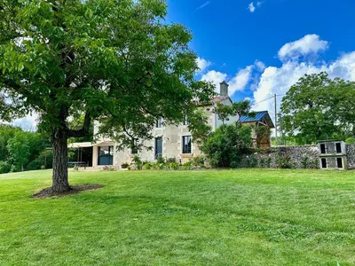 Jardin de l'établissement Villa Lucienne, maison de charme à la campagne