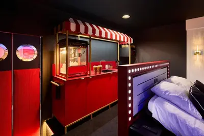 Un ou plusieurs lits dans un hébergement de l'établissement Appartement Cinéma Ecran géant & Dolby Atmos