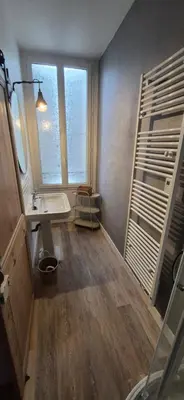 Salle de bains dans l'établissement La demeure du 159