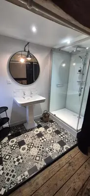 Salle de bains dans l'établissement La demeure du 159