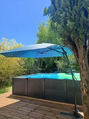 Piscine de l'établissement Maison de charme avec piscine et fitness ou située à proximité