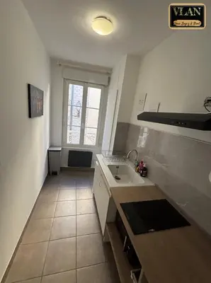 Cuisine ou kitchenette dans l'établissement Le Logis, Appartement moderne en centre ville