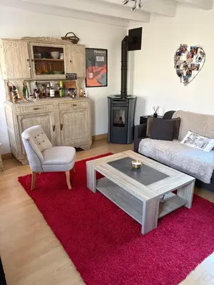 Cuisine ou kitchenette dans l'établissement Petite maison de ville quartier théâtre et Jardin Public