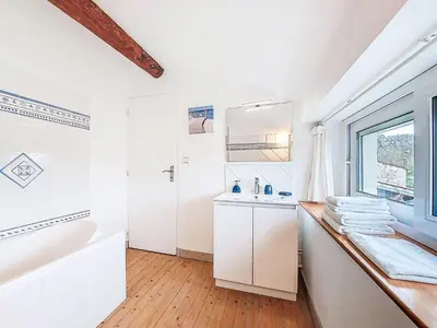 Cuisine ou kitchenette dans l'établissement Holiday Home Ile d'Oléron by Interhome