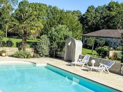Piscine de l'établissement Holiday Home Ile d'Aix by Interhome ou située à proximité