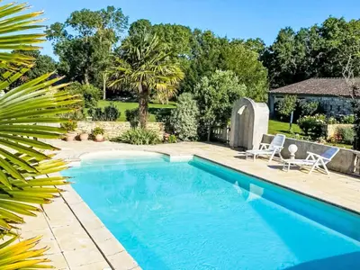 Piscine de l'établissement Holiday Home Ile d'Aix by Interhome ou située à proximité