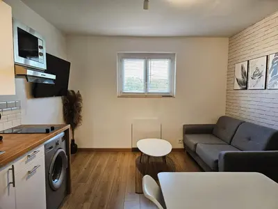 Cuisine ou kitchenette dans l'établissement MonSejourBNB - Appartement - Le Duplex, à 3min de la gare de Poitiers !