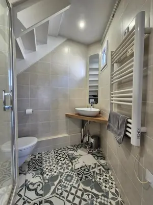 Salle de bains dans l'établissement MonSejourBNB - Appartement - Le Duplex, à 3min de la gare de Poitiers !