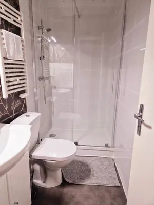 Salle de bains dans l'établissement Eden Suite Bohème - CHU, Parc des Expos, Parking, Netflix
