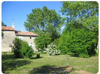 Jardin de l'établissement Maison SAINT AMANT DE BOIXE
