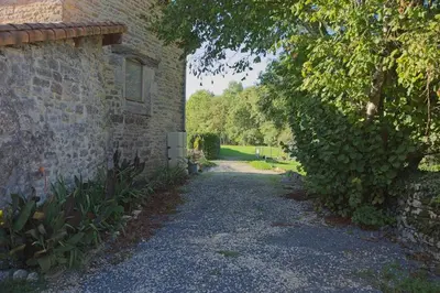 Jardin de l'établissement La Bonne Vie Gite