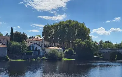 Vue sur la rivière ou le fleuve situé(e) à proximité de la maison de vacances