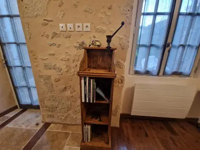Bibliothèque dans l'appartement