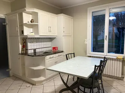 Cuisine ou kitchenette dans l'établissement Mélusine - logement tout confort