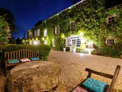 Jardin de l'établissement Holiday Home Le Petit Moulin - Feriendomizil mit beheiztem Pool by Interhome