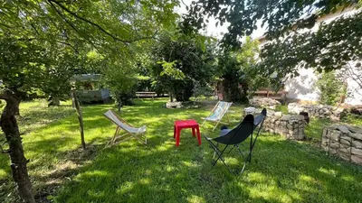 Jardin de l'établissement L'Annexe, Maison avec jardin proche Futuroscope
