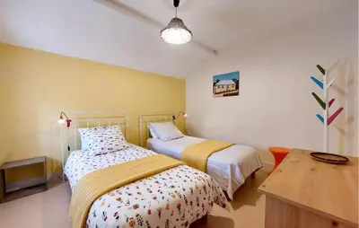 Un ou plusieurs lits dans un hébergement de l'établissement Beautiful Home In Nanteuil-En-Vallée With Wifi
