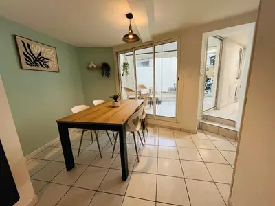 Plan de l'établissement Le Liseo - Terrasse, véranda au cœur du centre ville