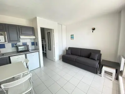 Cuisine ou kitchenette dans l'établissement Paisible cocon proche plage - piscine - parking