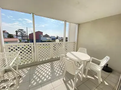 Balcon ou terrasse dans l'établissement Paisible cocon proche plage - piscine - parking