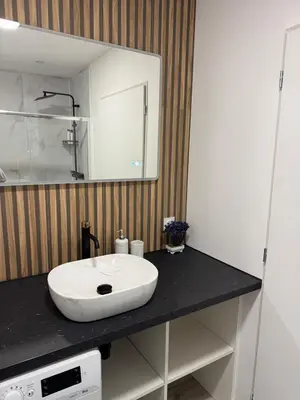 Salle de bains dans l'établissement La Suite Mirebalaise