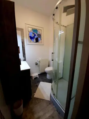 Salle de bains dans l'établissement Itzala – Bord de Mer et Centre-Ville