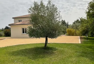 Jardin de l'établissement L Ecrin d Anabelle