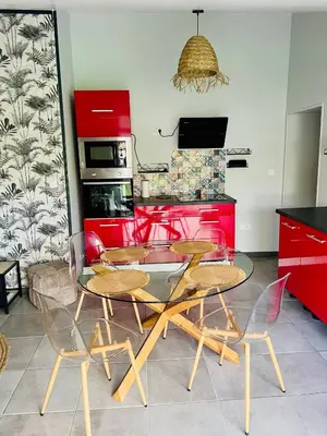 Cuisine ou kitchenette dans l'établissement L entre deux charentes