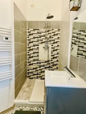 Salle de bains dans l'établissement L entre deux charentes