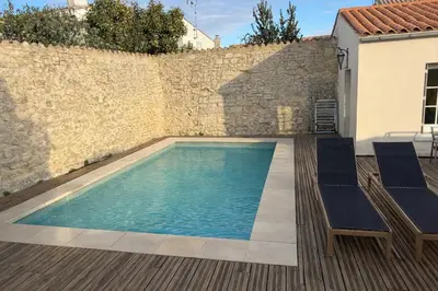 Piscine de l'établissement Le havre des embruns ou située à proximité
