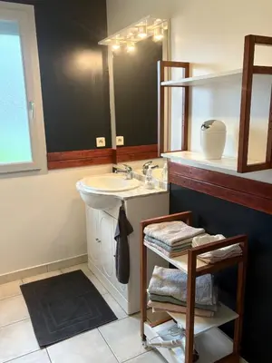 Salle de bains dans l'établissement Aux Portes de La Roussille