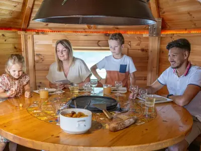 Clients de l'établissement Chalet spacieux avec terrasse pour 8 personnes - API-1-52-1342