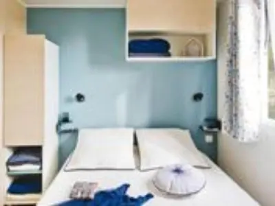 Un ou plusieurs lits dans un hébergement de l'établissement Mobil-home cosy à Châtelaillon-Plage, 6 pers - API-1-52-1609