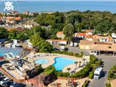 Piscine de l'établissement Mobil-home cosy à Châtelaillon-Plage, 6 pers - API-1-52-1609 ou située à proximité