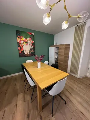 Cuisine ou kitchenette dans l'établissement Maison en face du Marche Notre-Dame