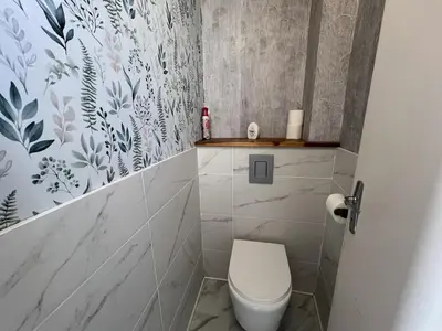 Salle de bains dans l'établissement Maison en face du Marche Notre-Dame
